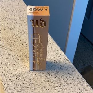 Urban Decay weightless liquid foundation